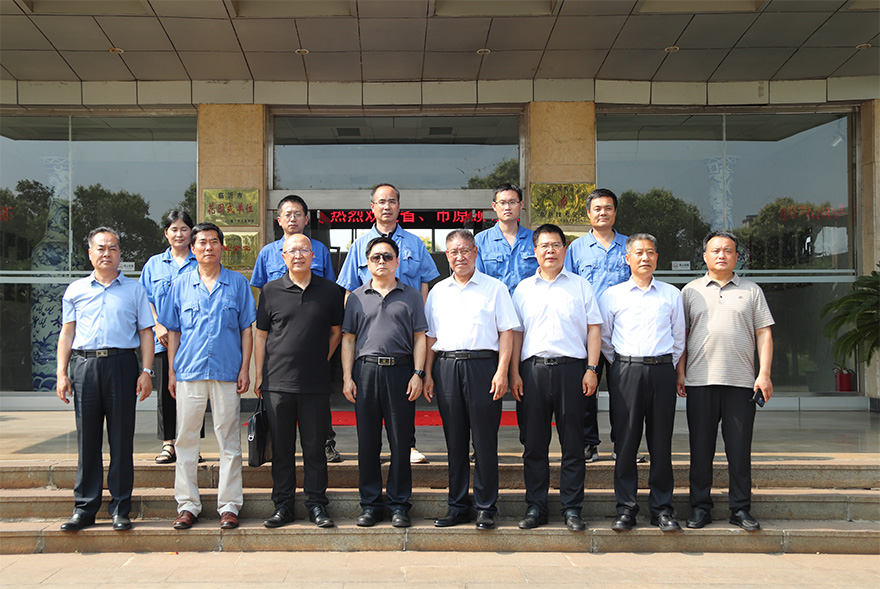  省市原領導陪同匈牙利考察團訪問金星機床 共謀發(fā)展新篇章